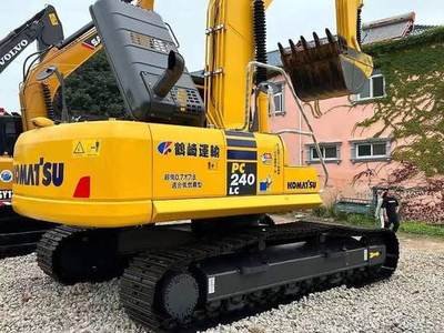 Komatsu PC240LC — excavator held by LAMM Investment Company.